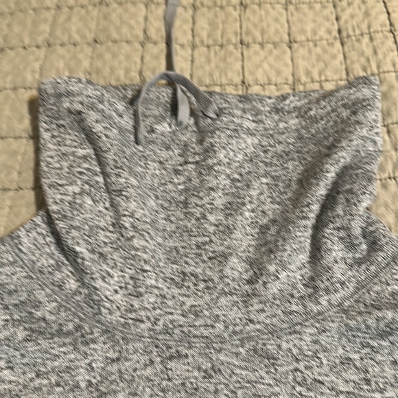 Old Navy go-dry Heather grey cowl neck XXL - Picture 4 of 5